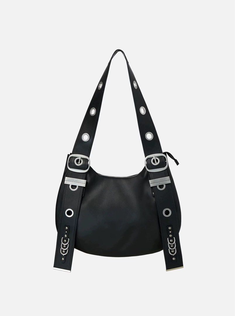 sling bag (Category: Cross-body Bags) located in Singapore. Submitted by itachiuchiha_ (Listing ID 1374638607, Image 3). Description: .