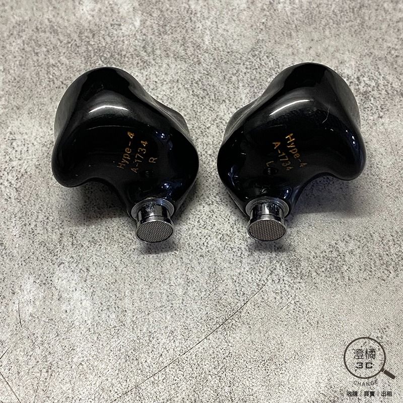 由 change12336 (刊登 ID 1374646967，圖片 3) 提交，位於 台北市 (Taipei) 的 『澄橘』Thieaudio hype 4 二圈四鐵監聽耳機《歡迎折抵》A77023 (類別：耳機)，說明：本商品提供租借服務 押金即售價10000元以下商品 (租金250/天)，10000元-20000元商品 (租金400元/天) 20000元以上商品 (租金500元/天)，30000元以上商品 (租金800元/天) ⚠ ⚠ 租借須登記資料需影印證件 ⚠ ⚠ 【歡迎同業長期配合】-1 Thieaudio hype 4 二圈四鐵監聽耳機 店保7天 功能正常 90%新，外觀有小使用痕跡，無撞傷或掉漆 盒裝+線+配件 本賣場商品因於店家同步銷售流通快，請於下標前先詢問是否有貨。 ( 下標後如需自取請參閱關於我中的店家資訊。) 下標後請於 3 天內完成交易，並將您的收件資料填寫於買賣留言板中。 ( 請留收件人姓名、地址、電話。) 賣場交易方式 : 到店自取、超商取貨付款、信用卡(