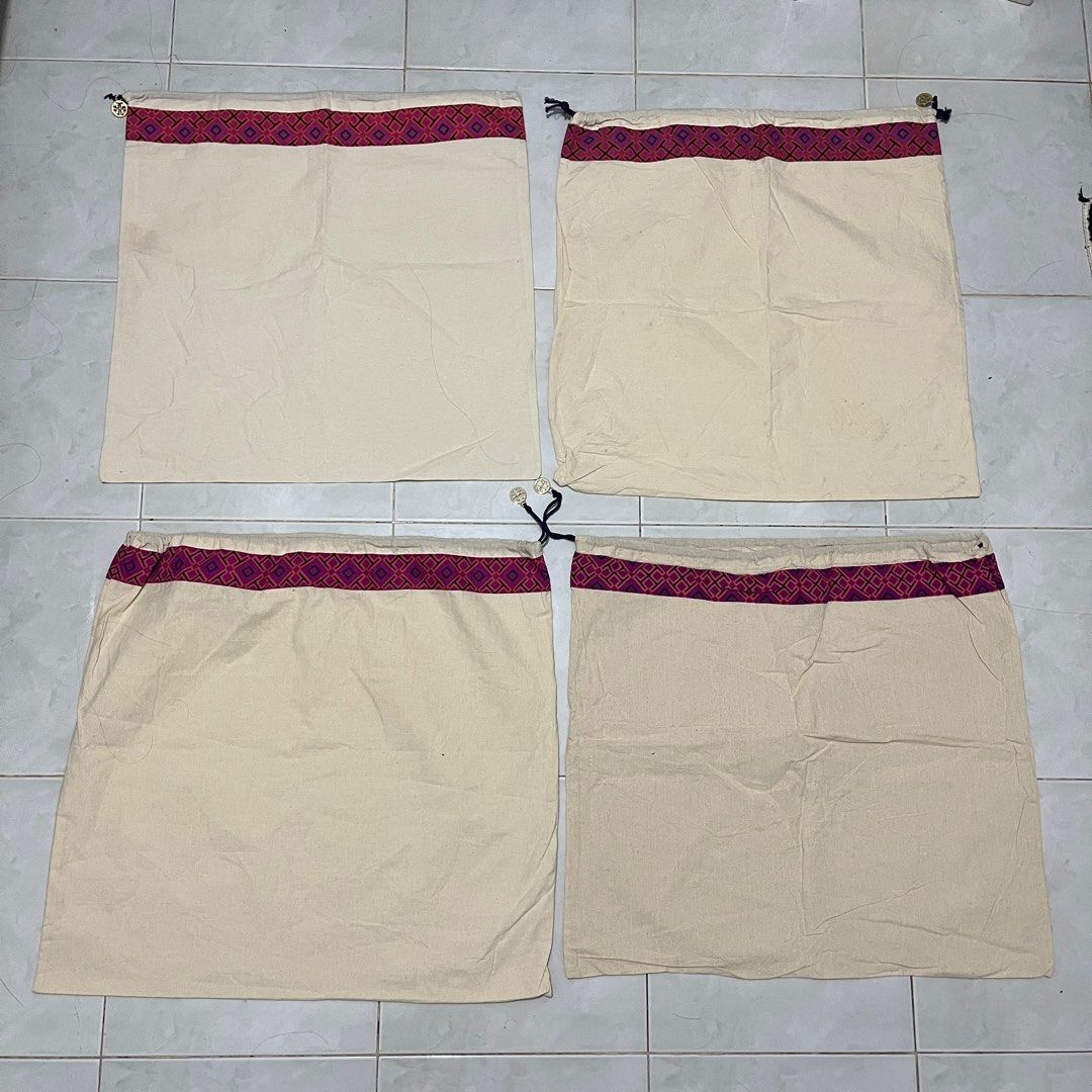 Tory Burch Dust Bag (Category: Luxury Bags & Wallets) located in Butuan. Submitted by dfgthriftology2.0 (Listing ID 1374552742, Image 2). Description: .