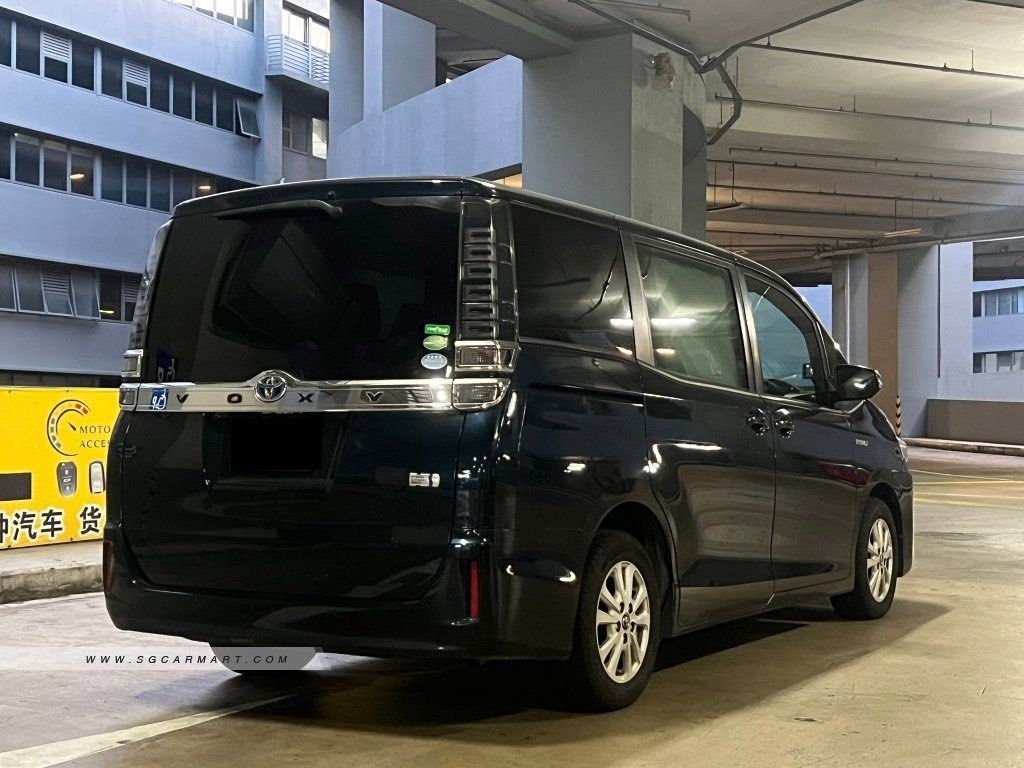 Toyota Voxy Hybrid 1.8 V 7-Seater (A)62886405630850112