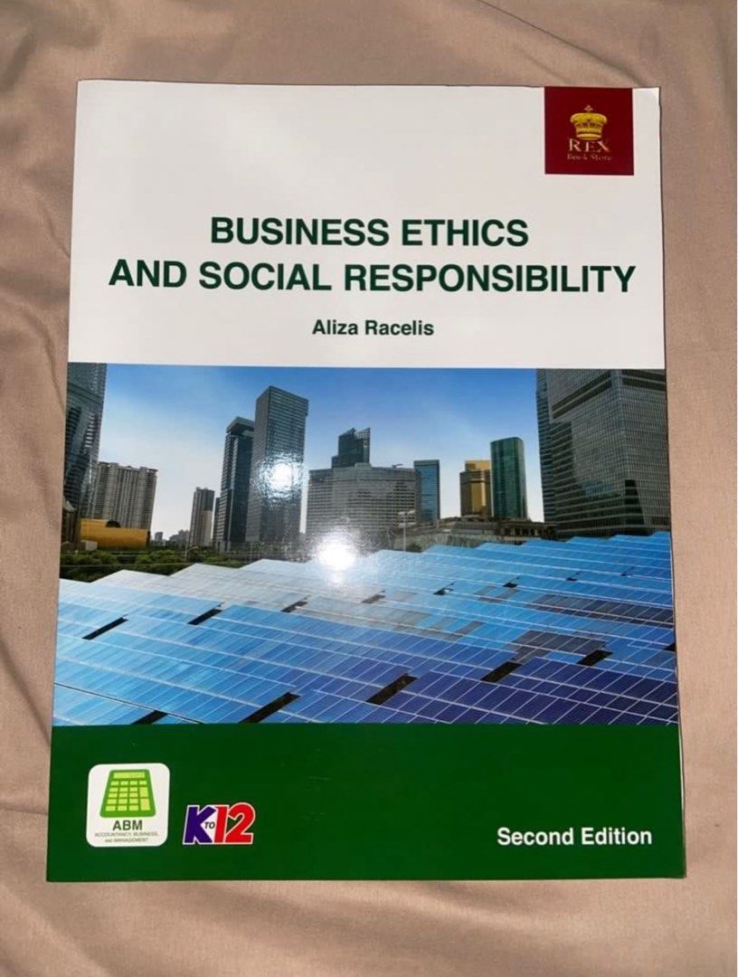 UST SHS G11 G12 BOOKS (Category: Textbooks) located in Manila. Submitted by formerly_xoxo.waldorf (Listing ID 1374625223, Image 3). Description: 📓Earth and Life Science (₱700) - bought for ₱924 - Scuola Publishing, 2022 1st Ed. - with plastic cover 📓Oral Communication (₱400) - bought for ₱584 - with plastic cover - like brand new 📓UCSP Essentials of Understanding Culture, Society, & Politics (₱450) - bought for ₱550 - few pages underlined w pe