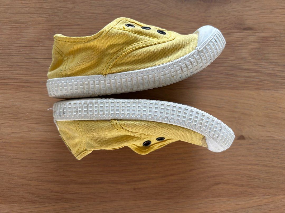 Victoria Canvas Shoes for Kids Slip On Yellow Lemon size 25 (Category: Babies & Kids Fashion) located in Singapore. Submitted by chko92 (Listing ID 1374588739, Image 2). Description: Used couple of times. Stain on the right shoe. .