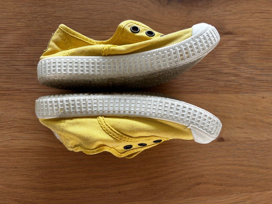 Victoria Canvas Shoes for Kids Slip On Yellow Lemon size 25 (Category: Babies & Kids Fashion) located in Singapore. Submitted by chko92 (Listing ID 1374588739, Image 3). Description: Used couple of times. Stain on the right shoe. .
