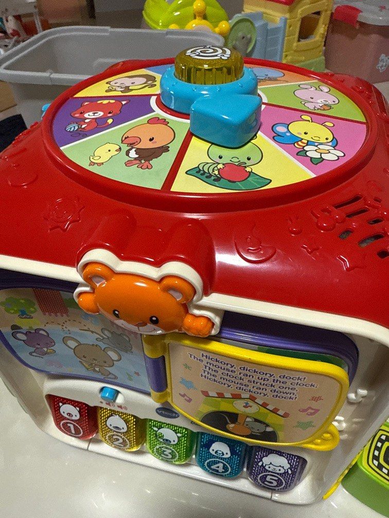 vtech Sort & discover activity cube (Category: Infant Playtime) located in Singapore. Submitted by wkwek (Listing ID 1374578156, Image 1). Description: .
