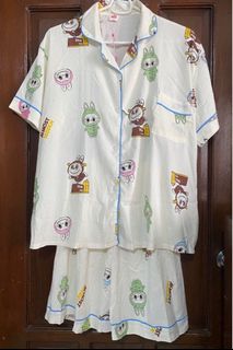 (Category: ) located in . Submitted by goodstuff_4sale (Listing ID 1374513927, Image 1). Description: .