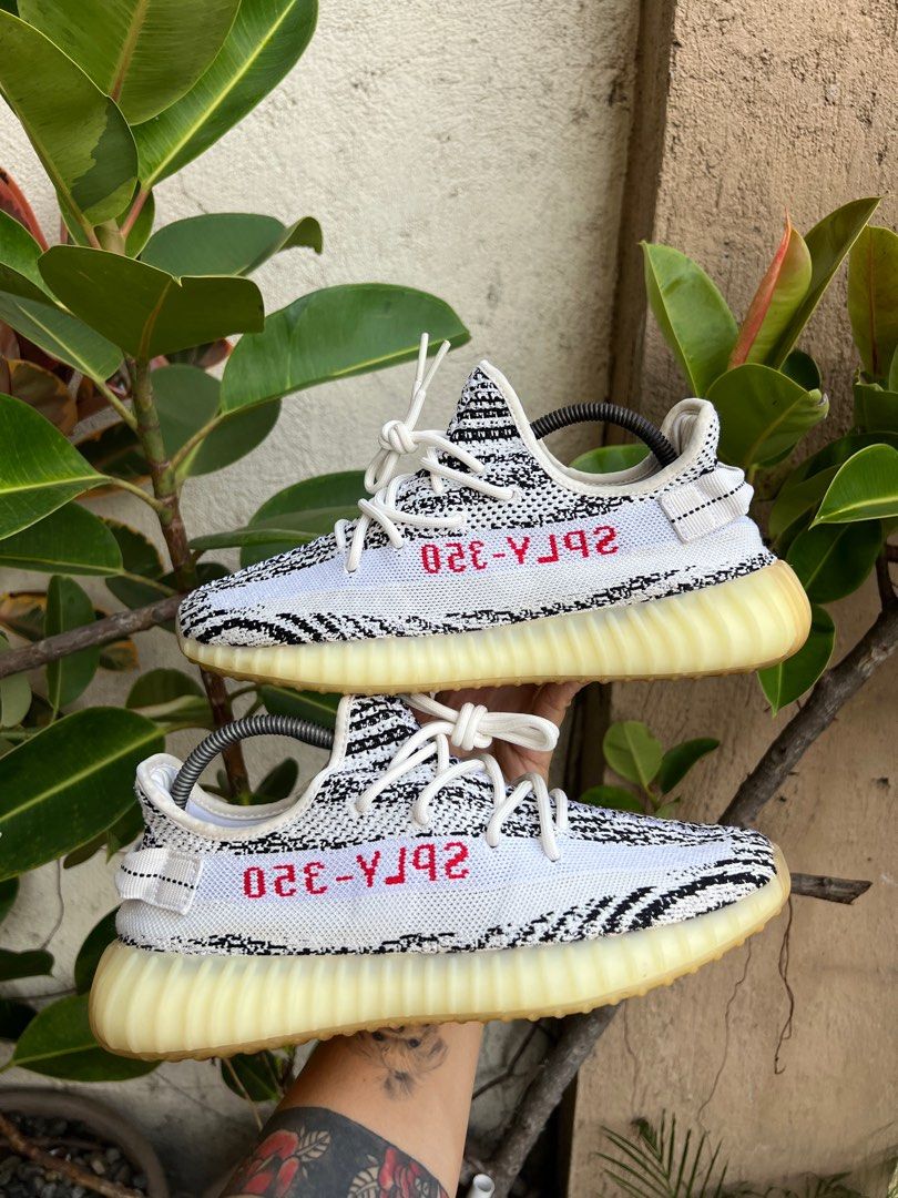 Yeezy 350 v2 Zebra (Category: Sneakers) located in Bacolod City. Submitted by novymae23 (Listing ID 1374625882, Image 1). Description: Adidas Yeezy 350 v2 Zebra Size 9.5 Excellent Condition.
