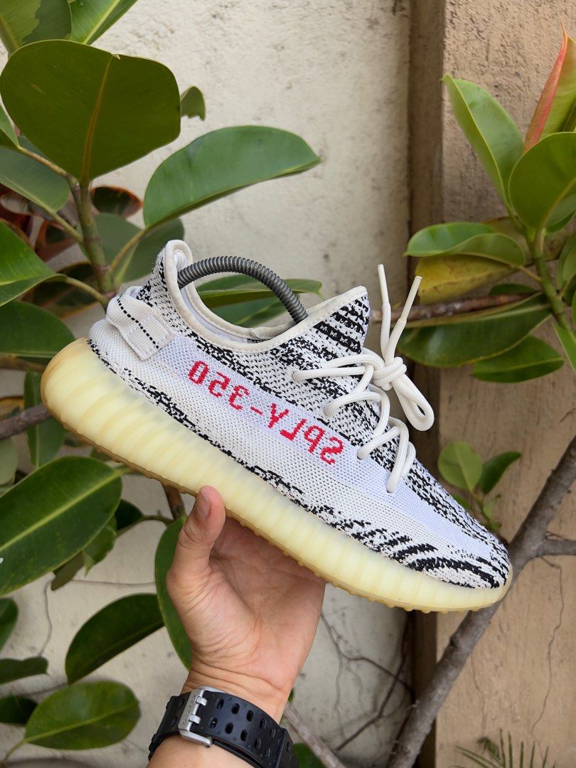 Yeezy 350 v2 Zebra (Category: Sneakers) located in Bacolod City. Submitted by novymae23 (Listing ID 1374625882, Image 2). Description: Adidas Yeezy 350 v2 Zebra Size 9.5 Excellent Condition.