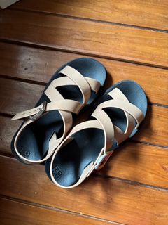 (Kategori: ) berada di . Dikirim oleh declutterbyleeya (ID iklan 1374523963, Gambar 1). Deskripsi: .