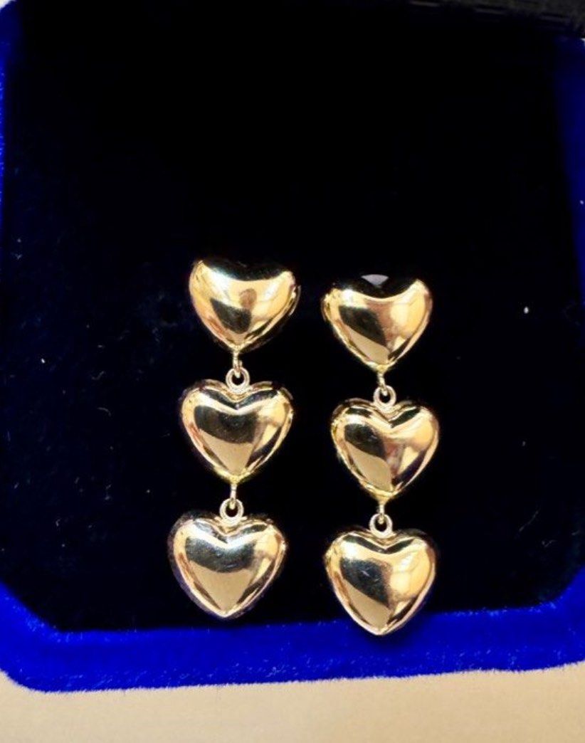 18K YG Triple hearts earrings (Category: Earrings) located in Pasig City. Submitted by coco_closet (Listing ID 1374708562, Image 3). Description: .