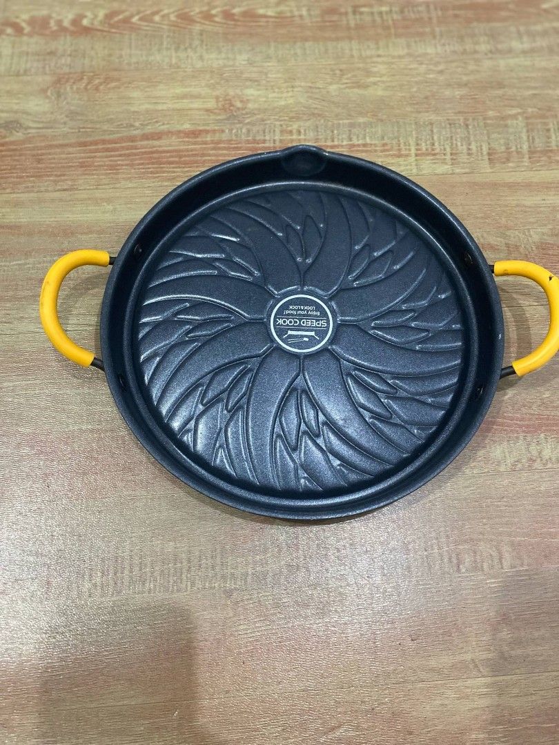 28CM SURPLUS LOCK N LOCK COOKING PAN (Category: Cookware & Accessories) located in Manila. Submitted by bernadette62551 (Listing ID 1374710947, Image 1). Description: .