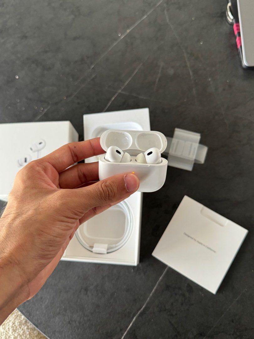 AirPods Pro (Category: Earphones) located in Singapore. Submitted by sapsale (Listing ID 1374796117, Image 2). Description: Full set Very well maintained Pro 2nd generation .