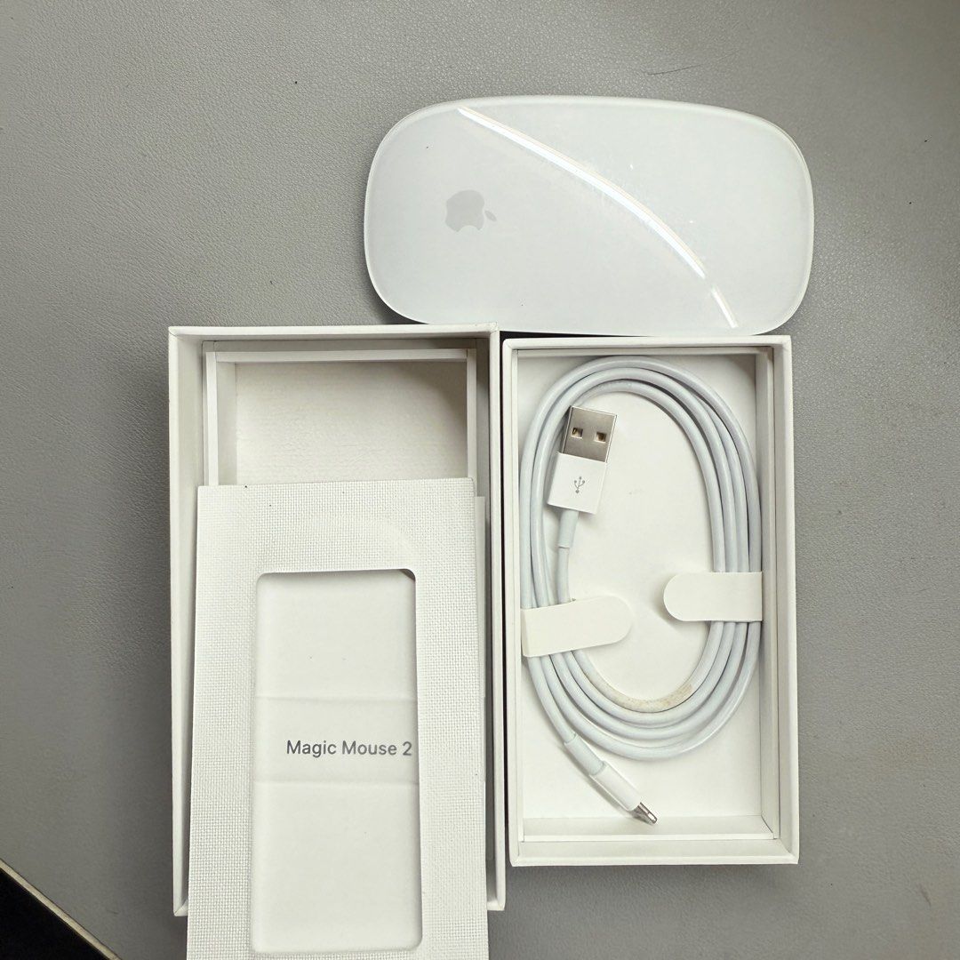 由 zzs_zzs (刊登 ID 1374840947，圖片 2) 提交，位於 高雄市 (Kaohsiung) 的 APPLE 蘋果Magic Mouse 2 無線巧控滑鼠 (類別：電腦滑鼠及相關產品)，說明：9成新 不常使用 充電線全線未使用 外觀有使用痕跡 盒子還在。