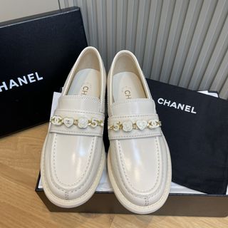 (Category: ) located in . Submitted by luxurycloset.shop (Listing ID 1374851388, Image 1). Description: .