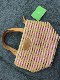 (Category: ) located in . Submitted by dd__preloved (Listing ID 1374881966, Image 1). Description: .