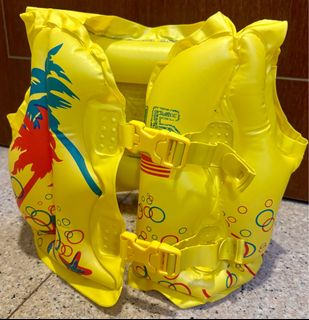 (Category: ) located in . Submitted by tresorpreloved (Listing ID 1374867576, Image 1). Description: .