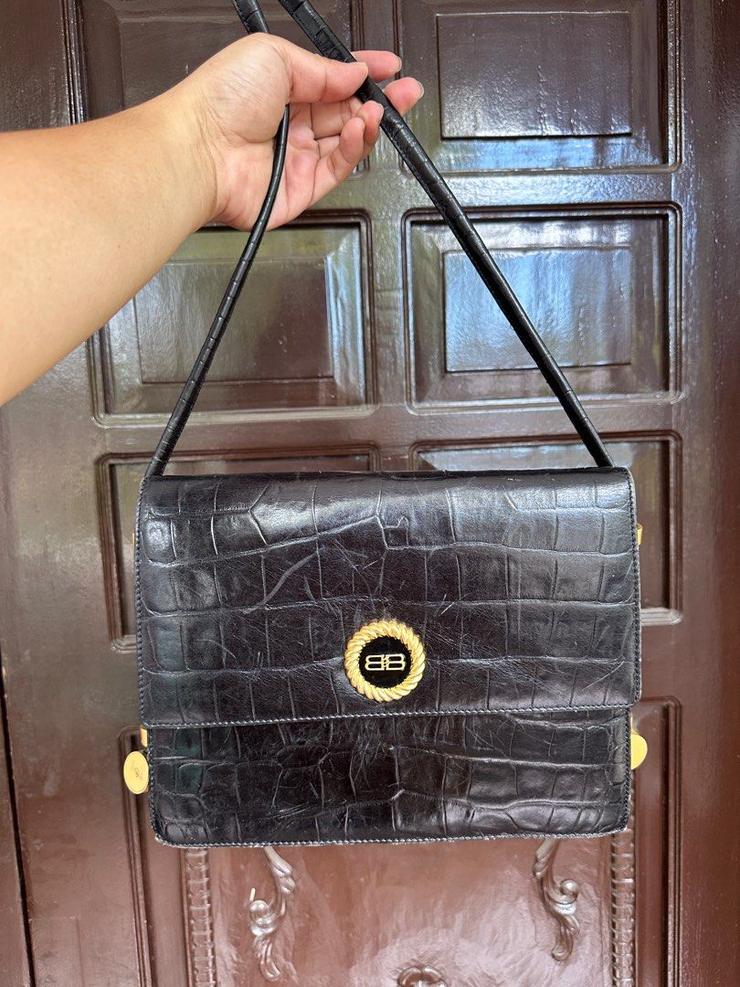 Balenciaga croc embossed bag (Category: Luxury Bags & Wallets) located in Bustos. Submitted by theprelovedshopbulacan (Listing ID 1374733080, Image 3). Description: .