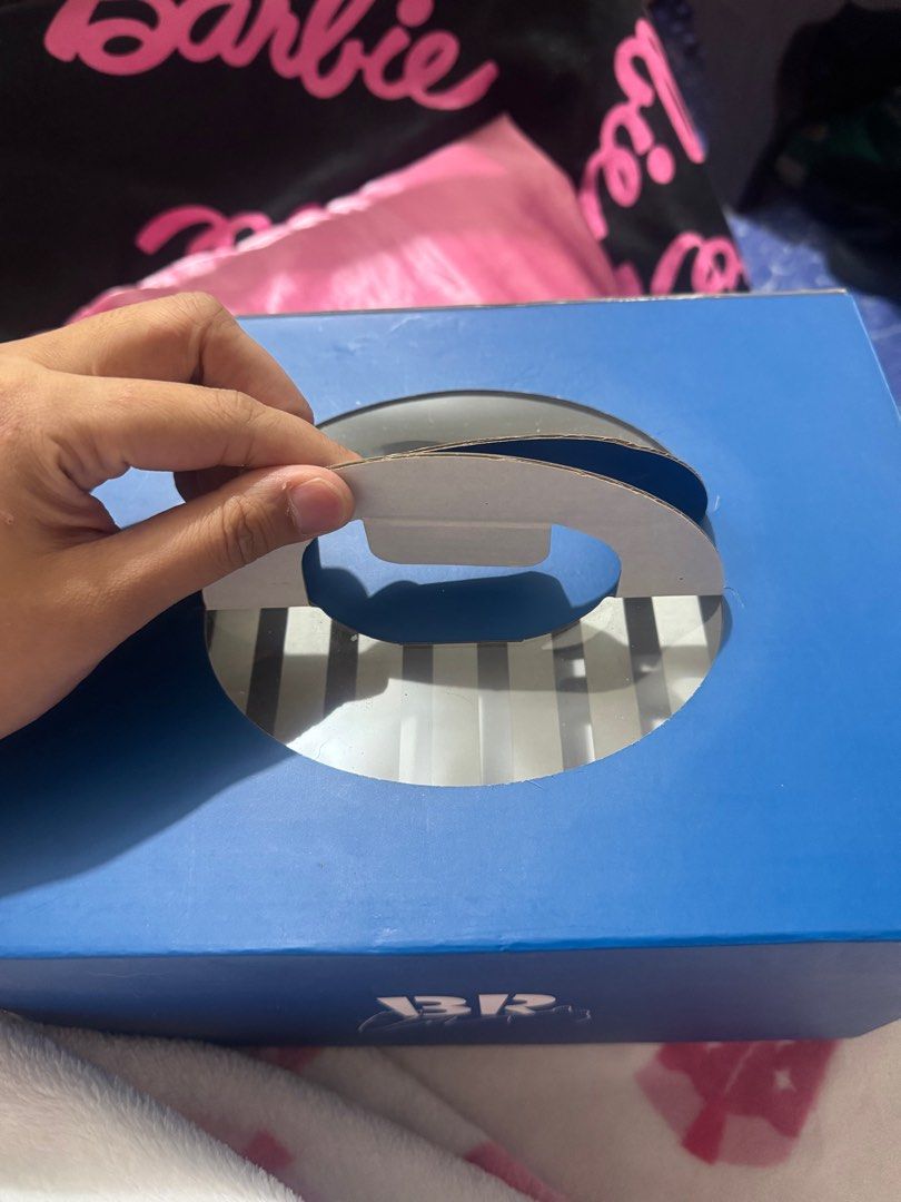 Baskin Robbins tray set - Byeon woo seok (Category: Dinnerware & Cutlery) located in Quezon City. Submitted by hannahcrooz (Listing ID 1374770149, Image 3). Description: Original from BASKIN ROBBINS KOREA. No food included, no ice cream tupperwares, just tray, photo card and acrylic stand..