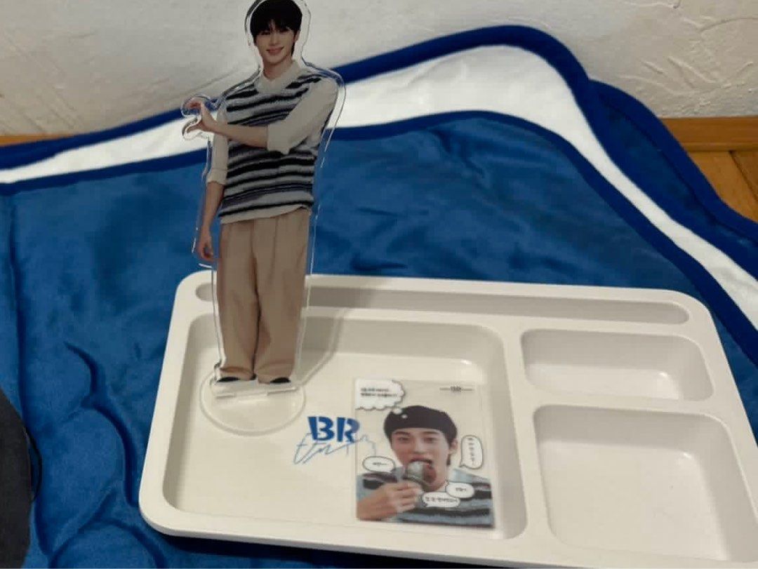 Baskin Robbins tray set - Byeon woo seok (Category: Dinnerware & Cutlery) located in Quezon City. Submitted by hannahcrooz (Listing ID 1374770149, Image 2). Description: Original from BASKIN ROBBINS KOREA. No food included, no ice cream tupperwares, just tray, photo card and acrylic stand..
