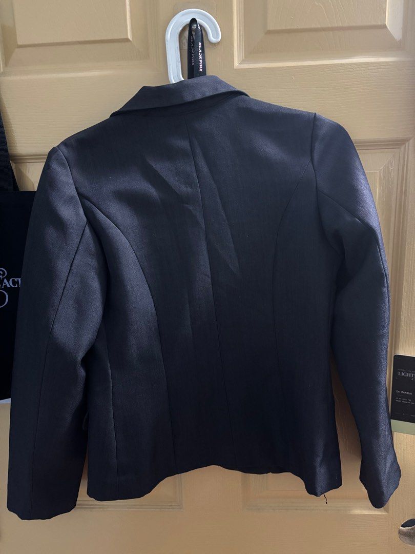 BLACK WOMEN’S BLAZER (Category: Coats, Jackets and Outerwear) located in Cavite. Submitted by karlpicks (Listing ID 1374802073, Image 2). Description: .