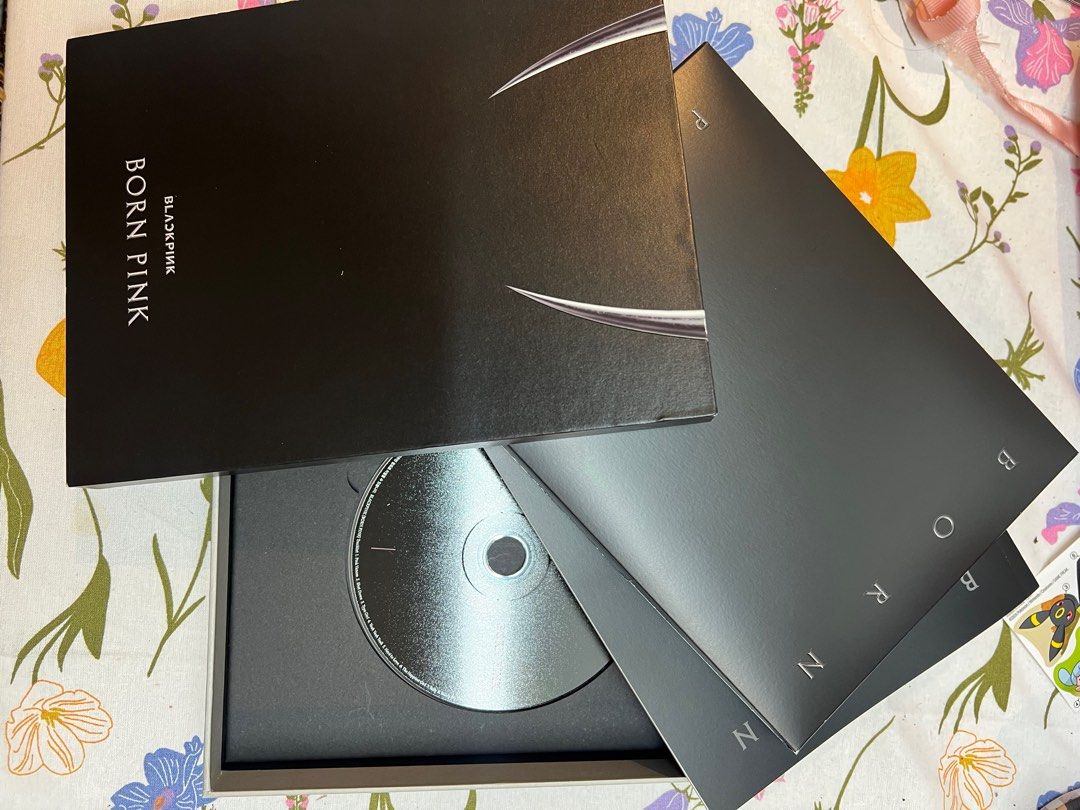 Blackpink Born Pink (Category: K-Wave Merchandise) located in Quezon City. Submitted by a.oca (Listing ID 1374796595, Image 2). Description: Black Pink Born Pink Complete set RFS: decluttering.