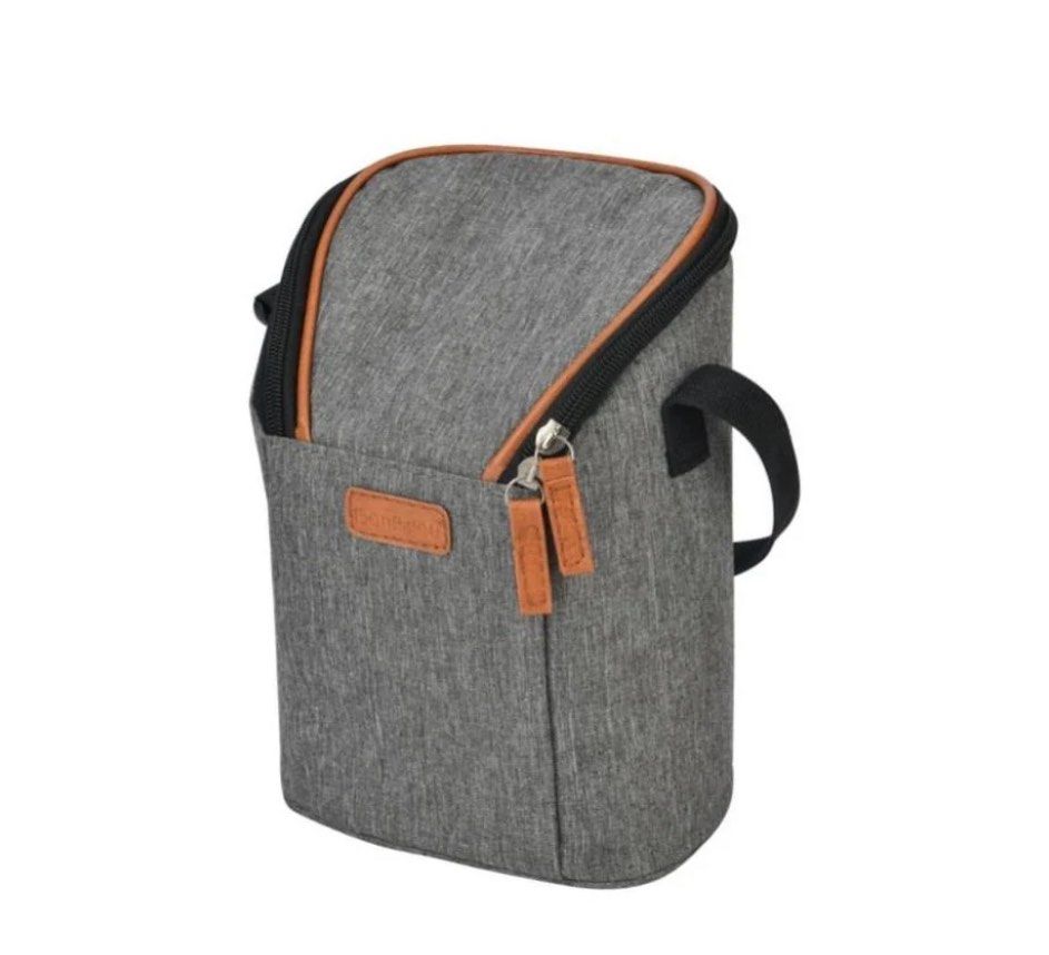 Bonbijou Double Bottle Insulated Bag (Category: Other Babies Going Out Needs) located in Singapore. Submitted by lovellage (Listing ID 1374764113, Image 2). Description: Perfect to bring out and hang on stroller. Hot sunny days? Fret not! Our BPA and Phthalate free double bottle insulated bag keeps your little one’s milk, beverages and snacks cool and fresh for 2-3 hours. Of course, it can also keep your hot beverages warm! Made for parents who a