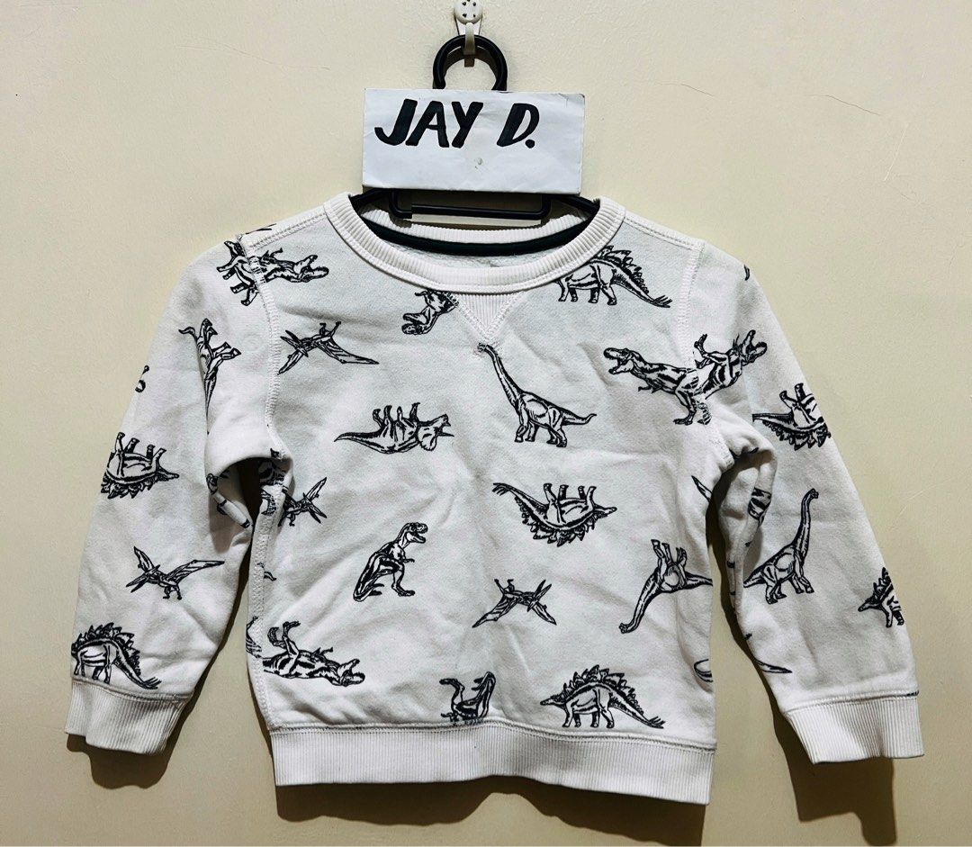 Carter’s Dinosaur sweater (Category: Babies & Kids Fashion) located in Quezon City. Submitted by deviljin17 (Listing ID 1374844698, Image 1). Description: Carter’s Dinosaur sweater Size 4t on tag 14 x 15.5 x 17.5”.