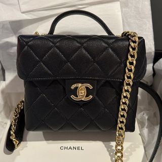 (Category: ) located in . Submitted by luxuriousinpink (Listing ID 1374779966, Image 1). Description: .