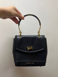（分類：）位於 。 由 qwert0218 提交（商品編號 1374844405，圖片 1）。簡介： 。