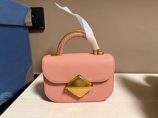 （分類：）位於 。 由 holimoli 提交（商品編號 1374752435，圖片 1）。簡介： 。