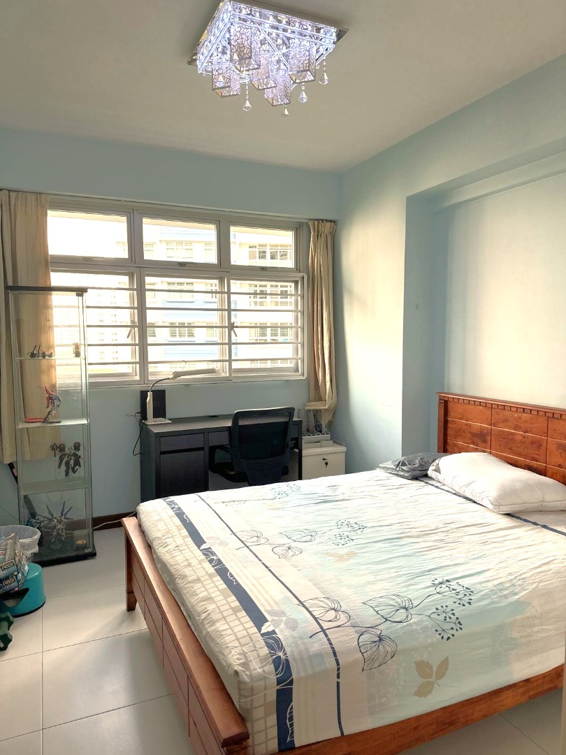 (Category: ) located in . Submitted by your_rental_specialist (Listing ID 1374785368, Image 1). Description: .