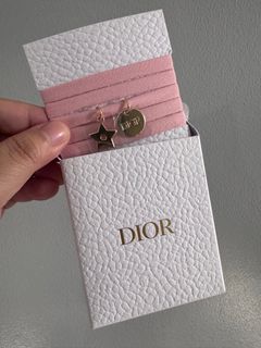 (Category: ) located in . Submitted by closetshoponline (Listing ID 1374788571, Image 1). Description: .