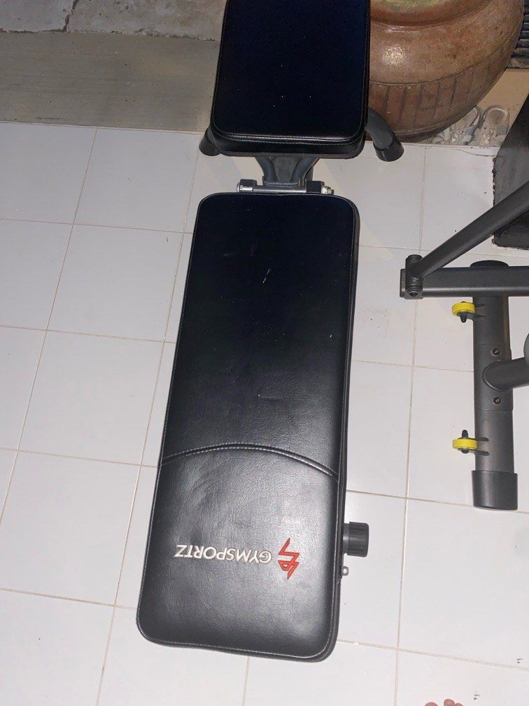 exercise bench (Category: Toning & Stretching Accessories) located in Singapore. Submitted by backyardigans_1 (Listing ID 1374817310, Image 1). Description: selling for 50$ .