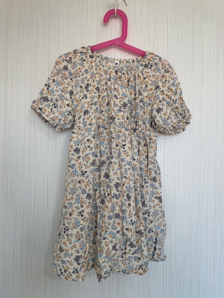 Floral Dress (Category: Babies & Kids Fashion) located in Singapore. Submitted by kangaroo_mummy (Listing ID 1374775034, Image 1). Description: .