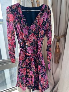(Category: ) located in . Submitted by happieshoppinggg (Listing ID 1374722174, Image 1). Description: .