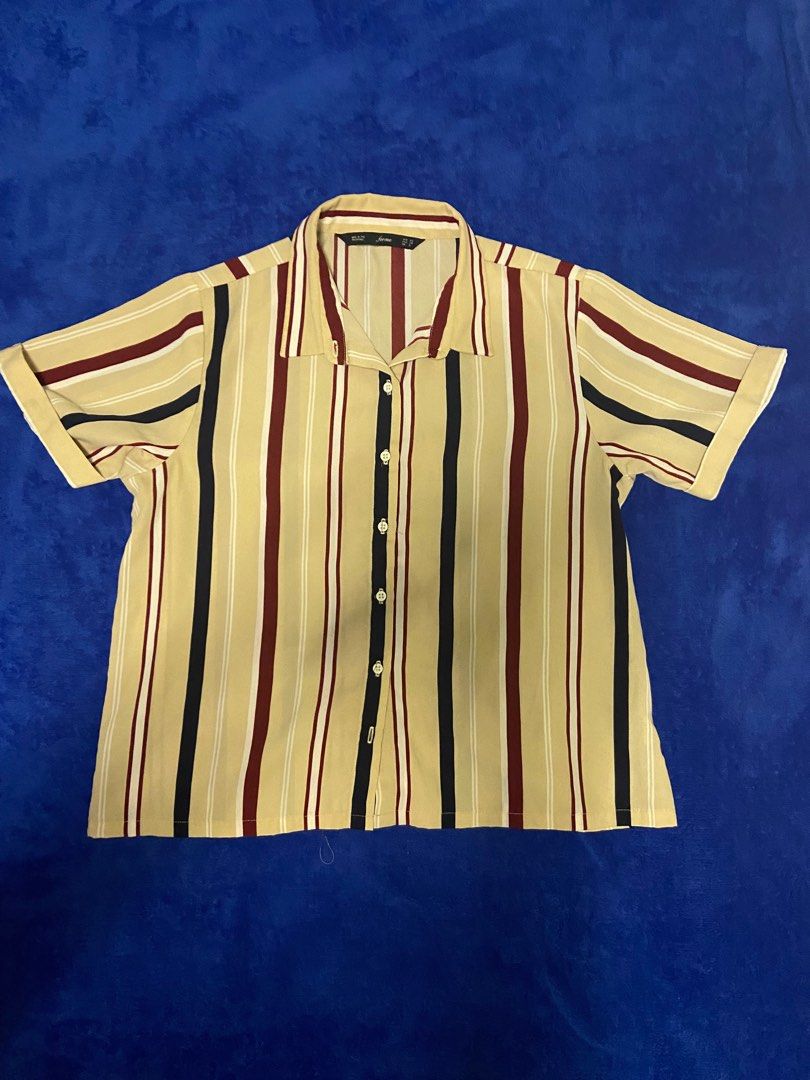 Forme vertical polo blouse (Category: Blouses) located in Mandaluyong City. Submitted by 1b8e5e9bb9e403bbf2c07471c071cc (Listing ID 1374857202, Image 1). Description: forme vertical polo blouse slightly used sellong at a price of p150 plus shipping fee.