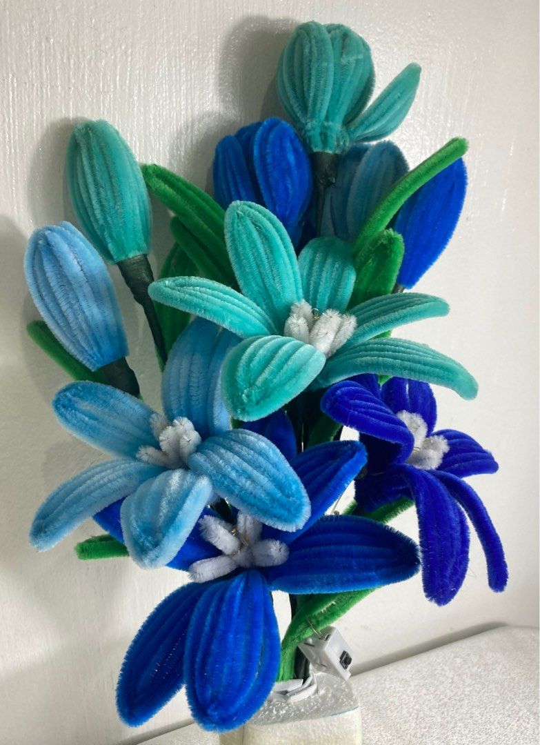 Fuzzy wire Flowers (Category: Artificial Plants & Flowers) located in General Santos City (Dadiangas). Submitted by vanjeli12324015 (Listing ID 1374740569, Image 3). Description: .