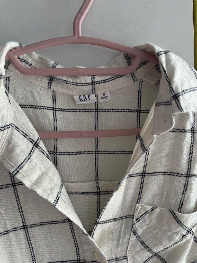 gap flannels (Category: Blouses) located in Kuala Lumpur. Submitted by aidaafifh (Listing ID 1374764869, Image 2). Description: exclude postage : RM 8 .