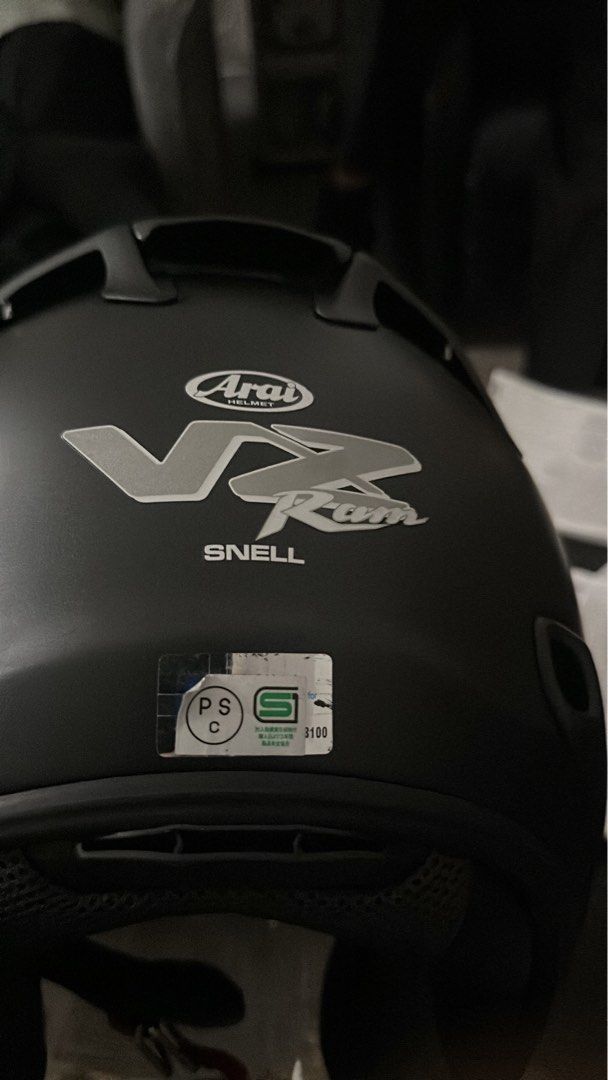 Helmet Arai (Category: Motorcycle Apparel) located in Singapore. Submitted by hadi50 (Listing ID 1374805616, Image 1). Description: Bought at chiap lee Original Arai M size Too tight after one ride Please dont bargain cos i bought it more than $700.