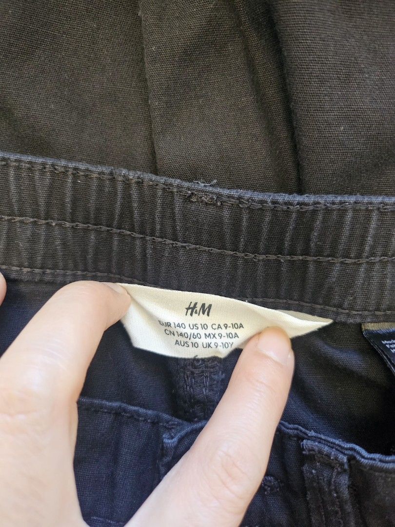 H&M cargo pants 9-10Y (Category: Babies & Kids Fashion) located in Cebu City. Submitted by memcy (Listing ID 1374721601, Image 2). Description: .