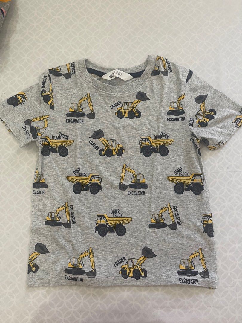 H&M kids shirt (Category: Babies & Kids Fashion) located in Taguig. Submitted by wildbiteph (Listing ID 1374715780, Image 1). Description: Size 4-6y.