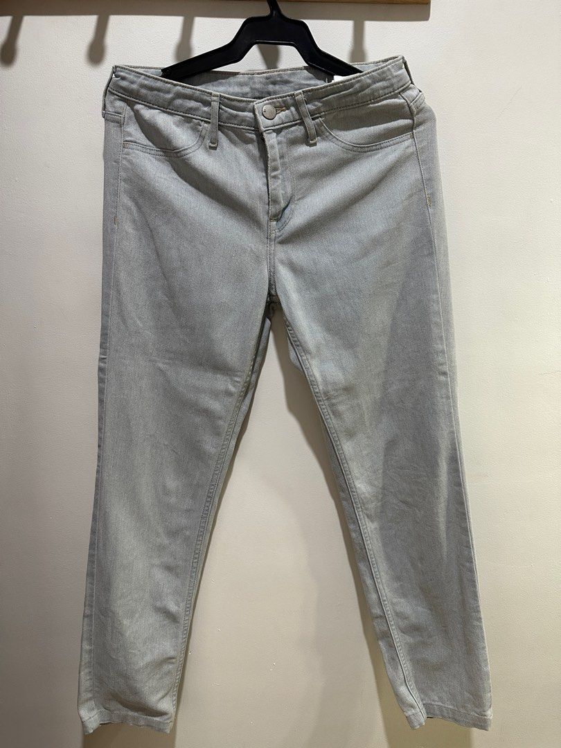 H&M Skinny Ankle Regular Waist (Category: Jeans) located in Dasmarinas. Submitted by heyylei (Listing ID 1374714066, Image 1). Description: Size 25.