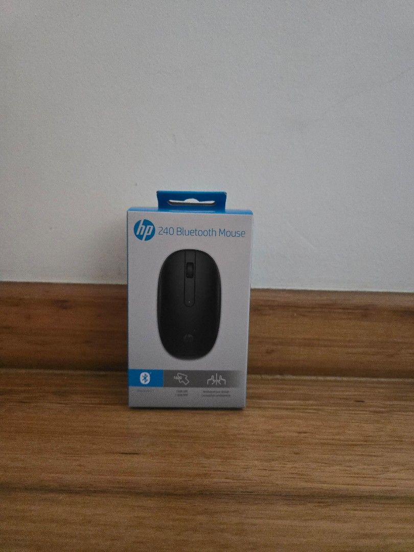 HP Bluetooth Mouse (Category: Mouse & Mousepads) located in Singapore. Submitted by saleofbooksale (Listing ID 1374700776, Image 1). Description: Brand New in Box RFS: Received as a gift.