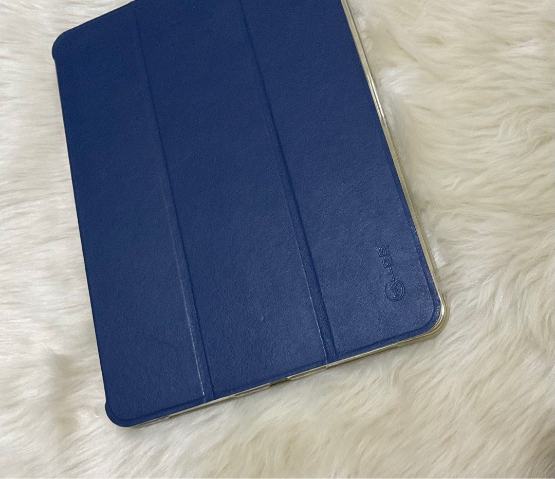 Ipad Pro 11” Jelly Case (Category: Cases & Sleeves) located in Caloocan City. Submitted by de_clothur (Listing ID 1374771541, Image 3). Description: bought this before from physical booth for ₱600+ flaw: yellowish in color Ipad cover is permanent .
