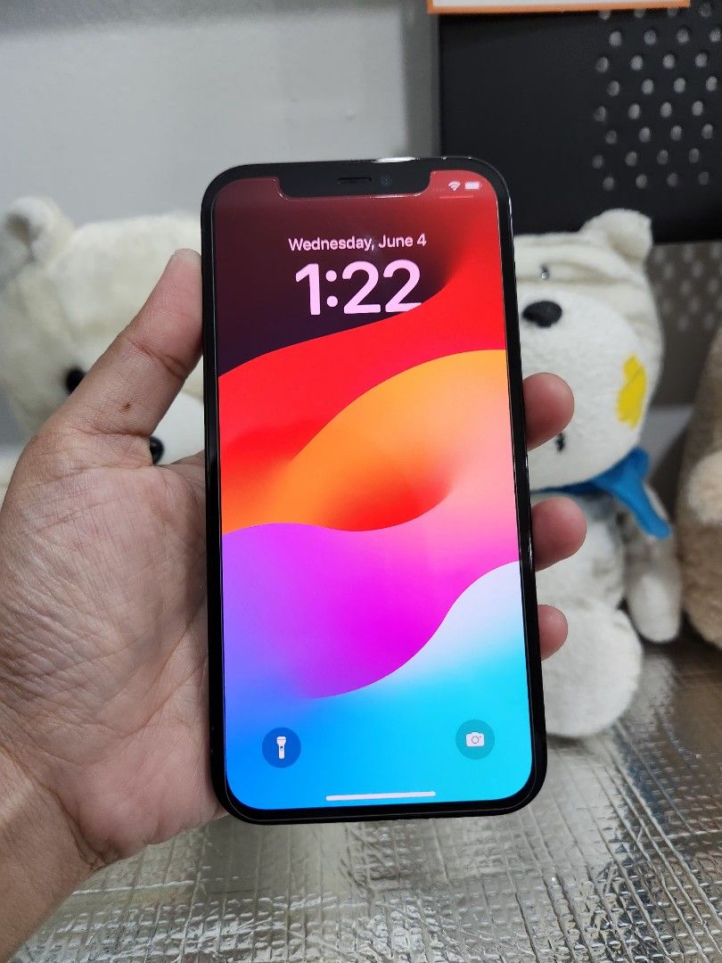 IPHONE 12 PRO 128GB f.u (Category: iPhone 12 Series) located in Mandaluyong City. Submitted by cellspaceph (Listing ID 1374702776, Image 2). Description: IPHONE 12 PRO 128GB factory unlocked 78% battery health Any sim Face id ✔️ issue: no truetone , change lcd , change camera (malinaw pa rin naman cam) Php13,999 ‼️ unit only.