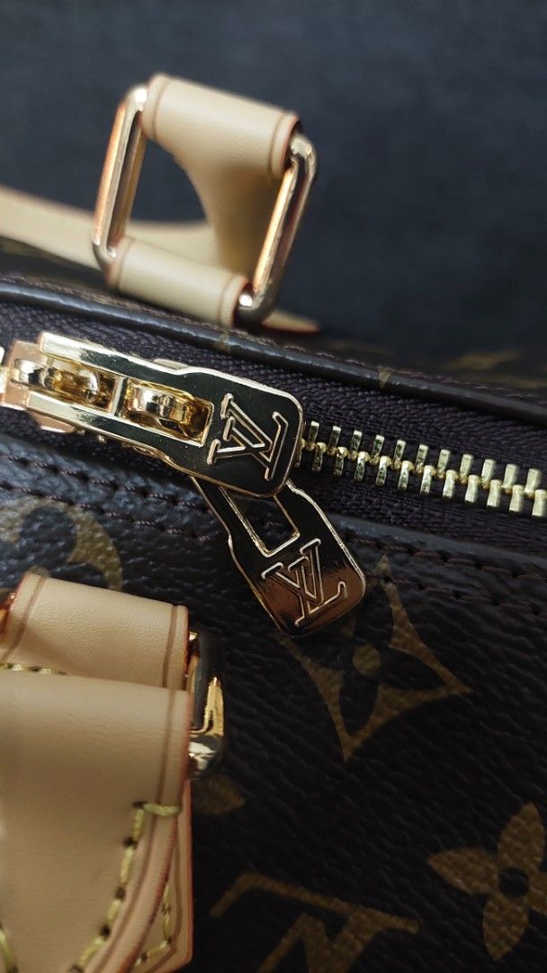 Japan preloved LV Speedy (Category: Luxury Bags & Wallets) located in Cainta. Submitted by jgbags (Listing ID 1374696945, Image 3). Description: Japan Preloved NGA- Self Authentication Only With Code With generic dust bag.