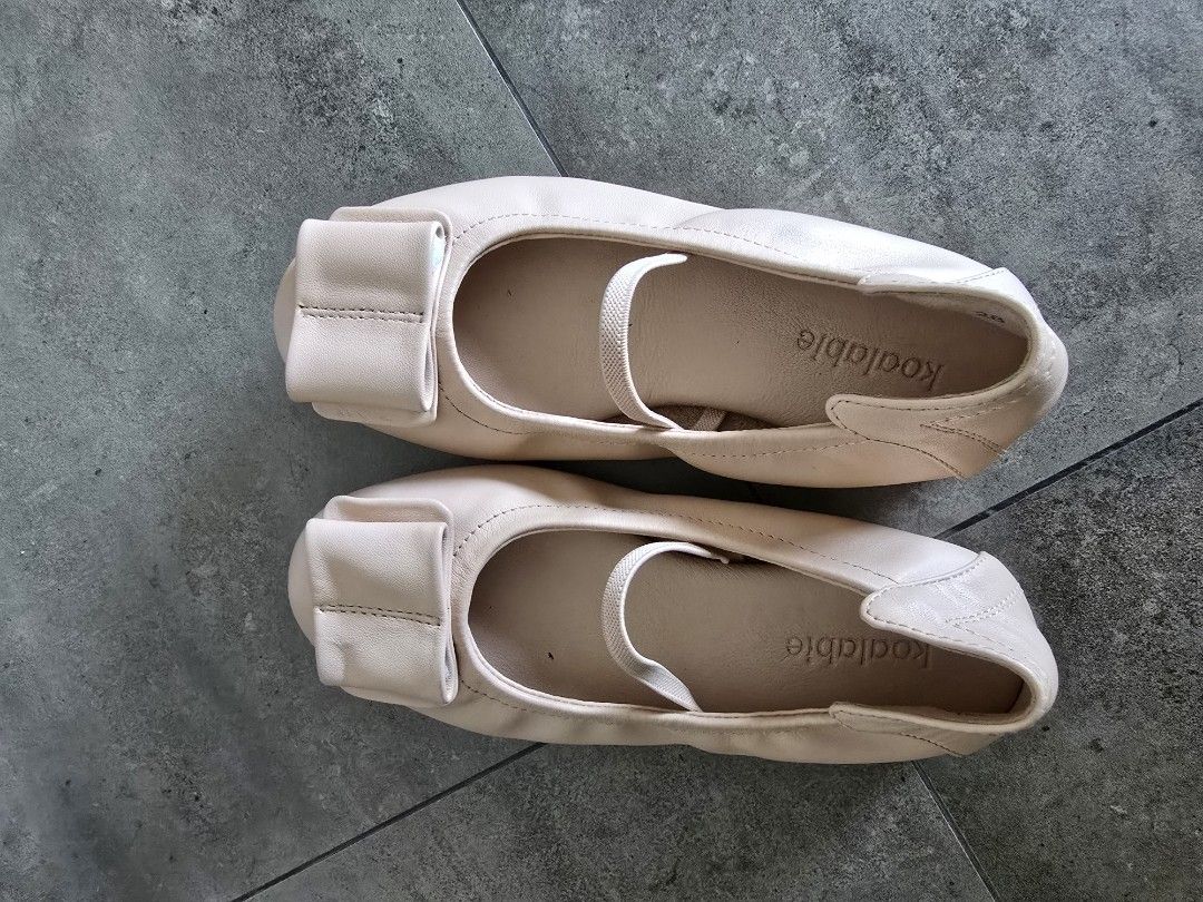 Koalabie mary jane shoes (Category: Babies & Kids Fashion) located in Singapore. Submitted by bstarxx (Listing ID 1374779728, Image 1). Description: size 28 see link for more details https://www.koalabie.com/collections/footwear-girls/products/blair-leather-ballerina-shoes-latte-kids self collection.