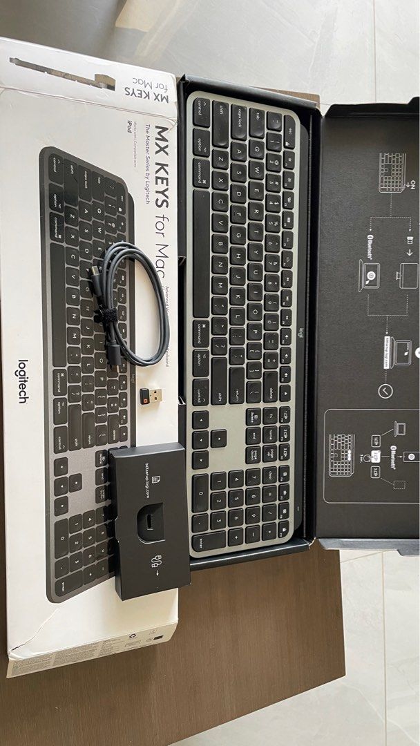 Logitech Mx Keys keyboard (Category: Computer Keyboard) located in Singapore. Submitted by aditya103 (Listing ID 1374699732, Image 1). Description: Selling Logitech Mx Keys All keys and functions 100% working Used for less than 1 year with minor wear and tear .