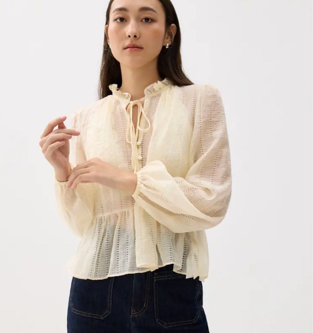 LOVE BONITO Sheer Top (Category: Longsleeves) located in Manila. Submitted by catelaya_mnl (Listing ID 1374824609, Image 1). Description: SRP: 2090.