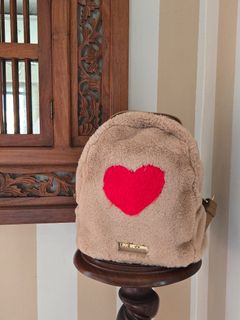 (Category: ) located in . Submitted by thrift.with.daridaridariri (Listing ID 1374862286, Image 1). Description: .