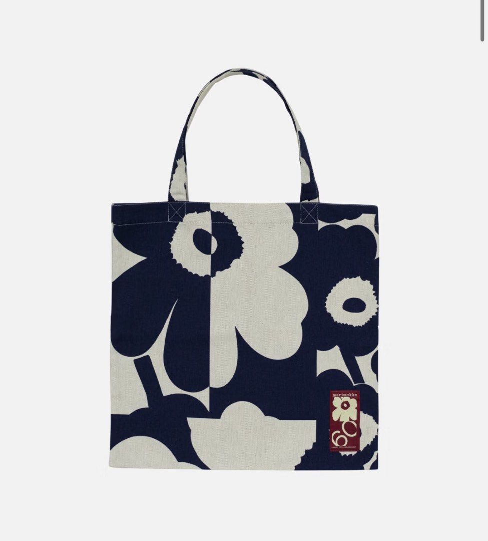 8月夾單 Marimekko tote bag 環保袋 / pouch （分類：Tote Bags）位於 Hong Kong。 由 100ukbuy 提交（商品編號 1374877749，圖片 2）。簡介： 全新Marimekko tote bag 環保袋 歐洲Summer Sale 購買 60th週年 環保袋 tote bag (紅/藍) HKD 320 灰花 環保袋 totebag 44x43cm HKD 300 綠花 環保袋totebag 44x43cm HKD 350 灰色pouch - HKD 250 Width: 13 cm Height: 12 cm 送禮一流 8月尾到港 。